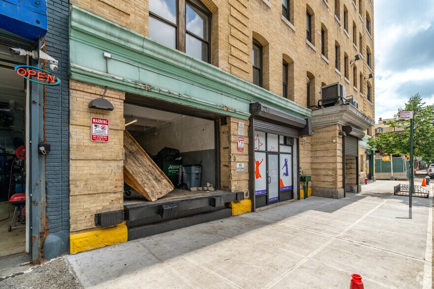 More Photos Of 1916-1938 Park Ave, New York Loft Creative Space For Lease