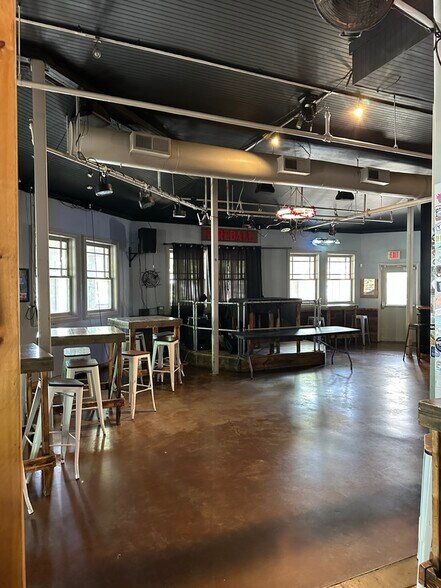 More Photos Of 3228 N Davidson St, Charlotte Restaurant For Lease