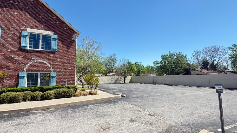 More Photos Of 1330 E 43rd Ct, Tulsa Medical For Lease