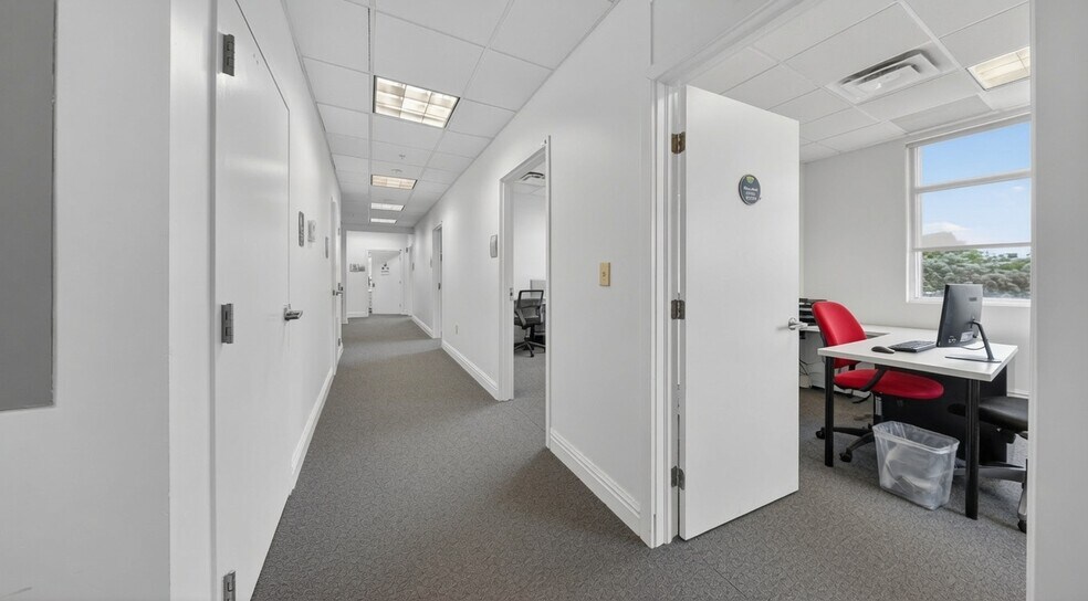 More Photos Of 10900 NW 25th St, Doral Office For Lease
