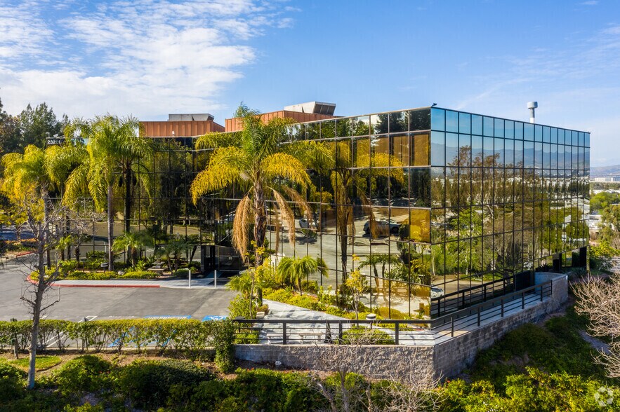 More Photos Of 23201 Mill Creek Dr, Laguna Hills Office For Lease