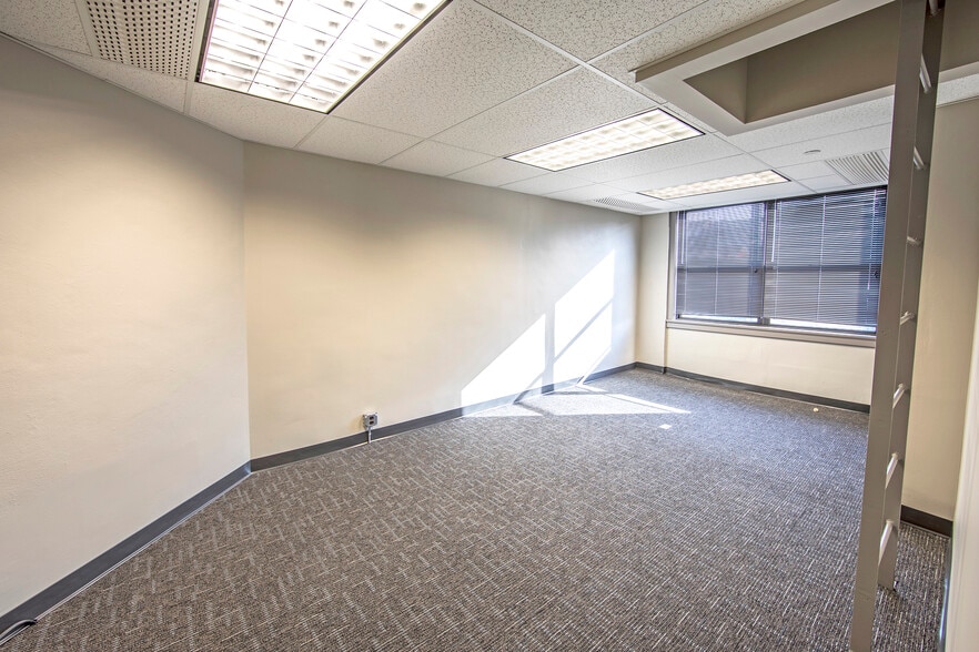 More Photos Of 826 Brookline Blvd, Pittsburgh Storefront Retail Office For Sale