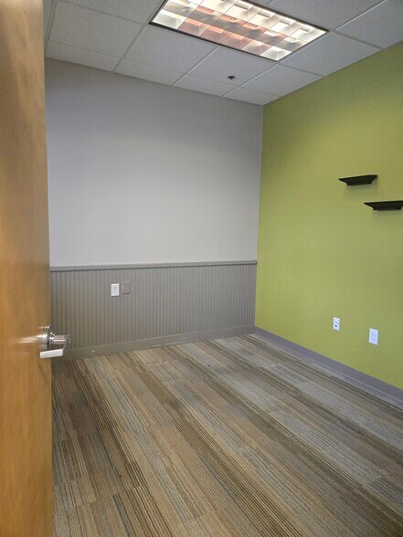 More Photos Of 1174 Kingstown Rd, South Kingstown Office For Lease