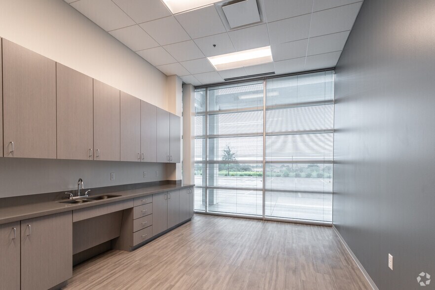 More Photos Of 3535 N Houston School Rd, Lancaster Industrial For Sale