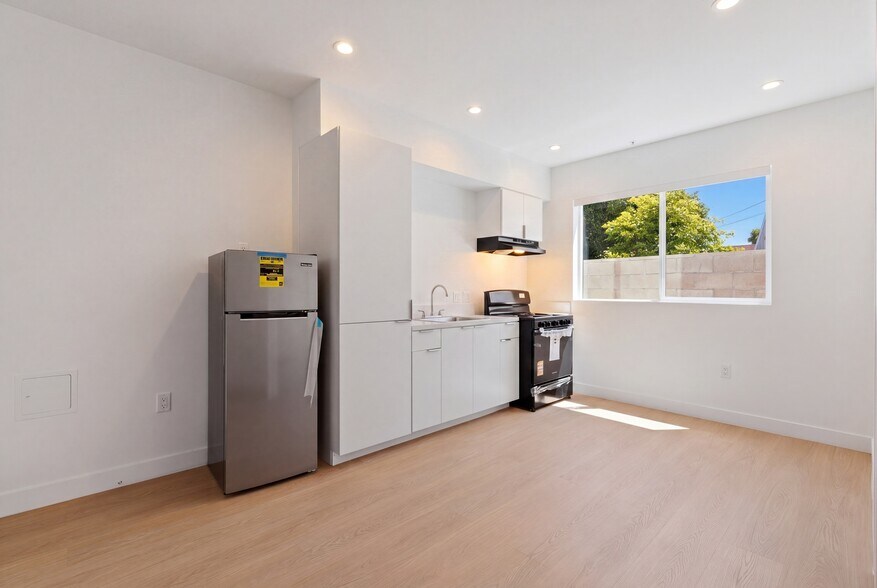 More Photos Of 1009 E 29th St, Los Angeles Apartments For Sale