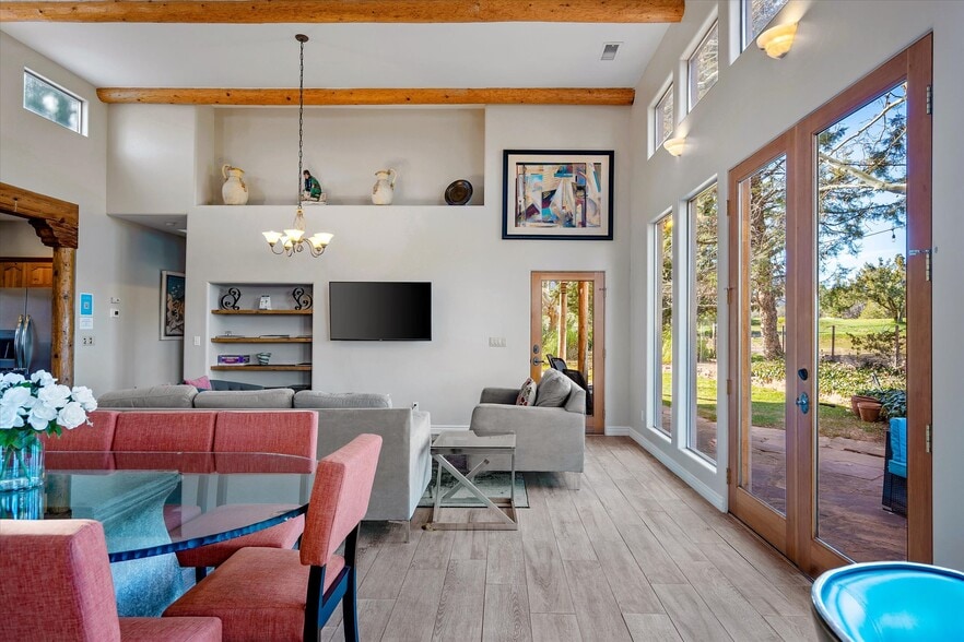 More Photos Of 10 Rojo Dr, Sedona Hotel For Sale