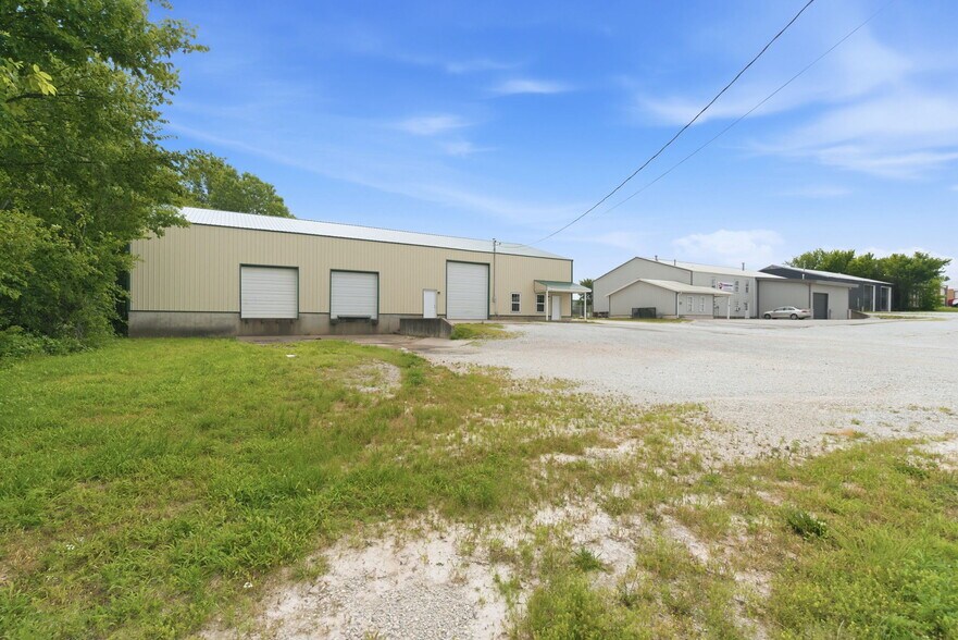 More Photos Of 136 N Prigmor Ave, Joplin Industrial For Sale