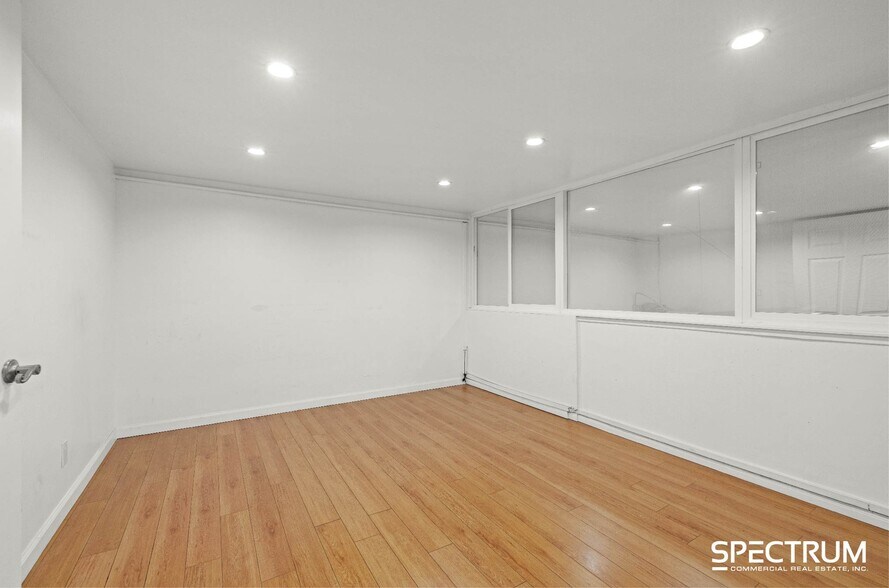 More Photos Of 130-140 N San Fernando Blvd, Burbank Storefront For Lease