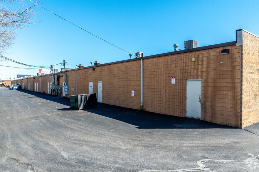 More Photos Of 3408-3516 Merle Hay Rd, Des Moines Unknown For Lease