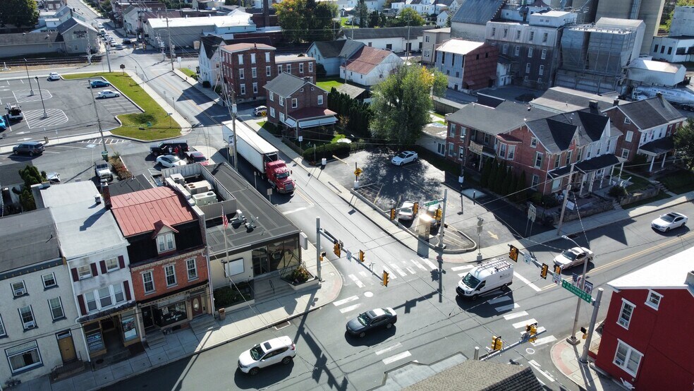 More Photos Of 46 W Main St, Fleetwood Bank For Lease