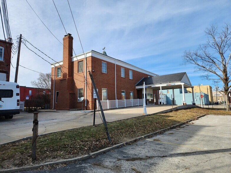 More Photos Of 3 E Wea St, Paola Office For Sale