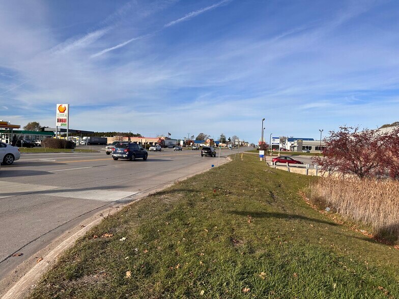 More Photos Of 939 Us Highway 31 S, Traverse City Drugstore For Sale