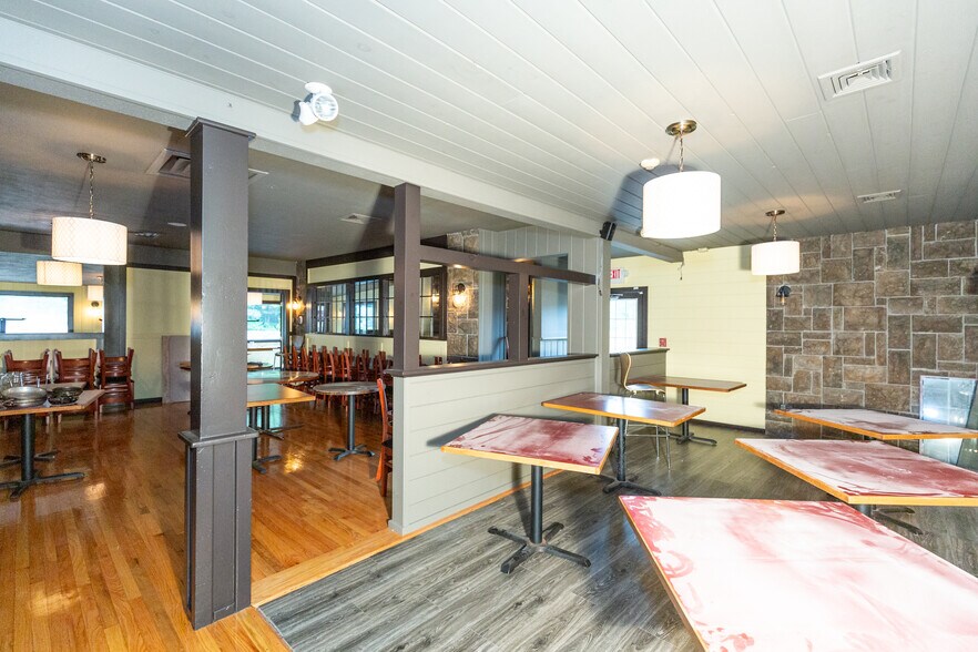 More Photos Of 332 Farnum Pike, Smithfield Restaurant For Sale