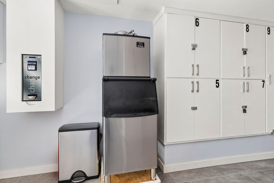 More Photos Of 9022 Midnight Pass Rd, Sarasota Apartments For Sale