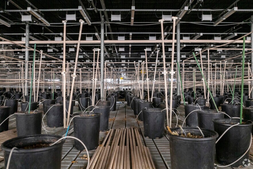 More Photos Of 5290 E 43rd Ave, Denver Warehouse For Sale