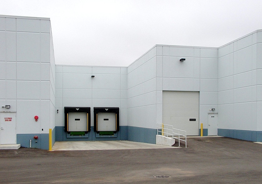 More Photos Of 2600-2620 Commerce Dr, Libertyville Warehouse For Lease