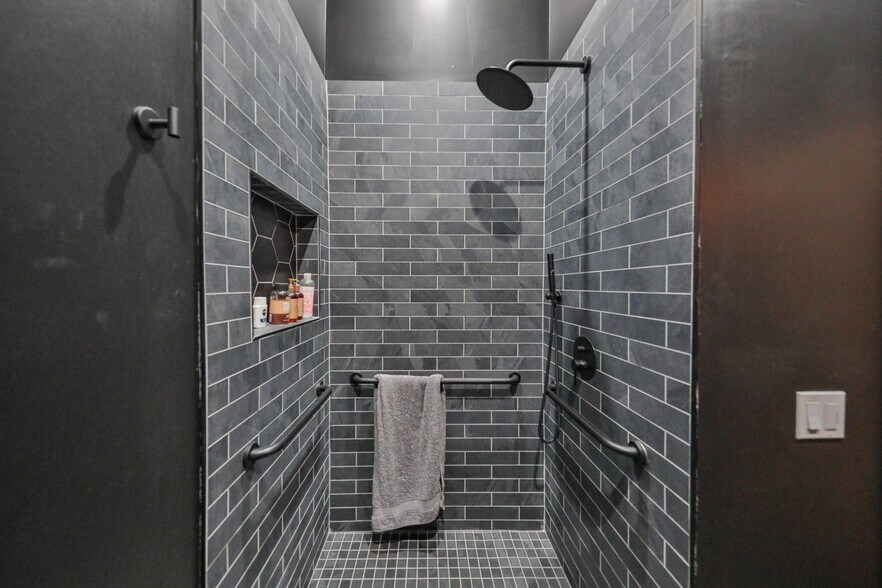 More Photos Of 915 Northampton St, Easton General Retail For Sale