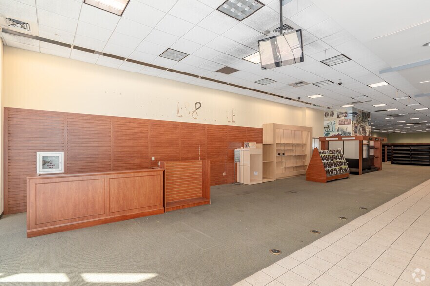 More Photos Of 7 S Main St, Wilkes Barre Loft Creative Space For Sale