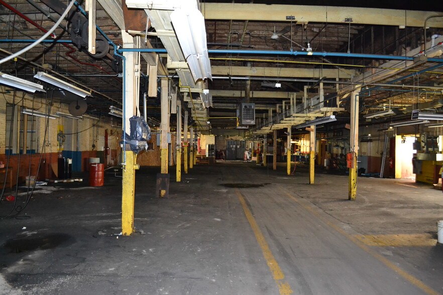 More Photos Of 315 Poston Dr, Crawfordsville Manufacturing For Sale