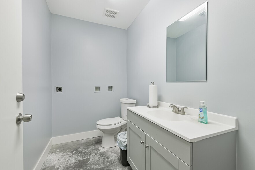 More Photos Of 7449 Wright Rd, Houston Manufacturing For Sale