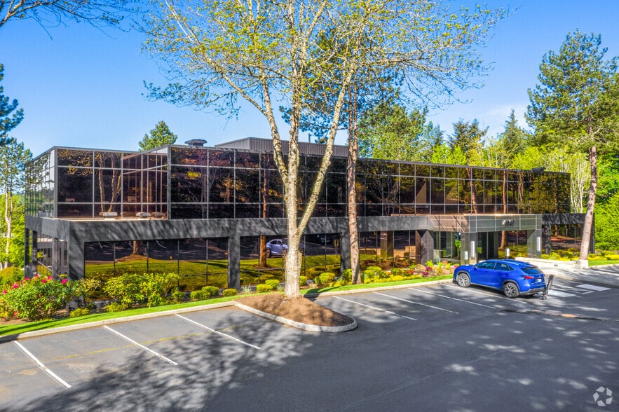 More Photos Of 4010 Lake Washington Blvd NE, Kirkland Unknown For Lease