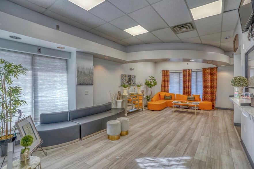 More Photos Of 65 N Dupont Hwy, Dover Medical For Sale