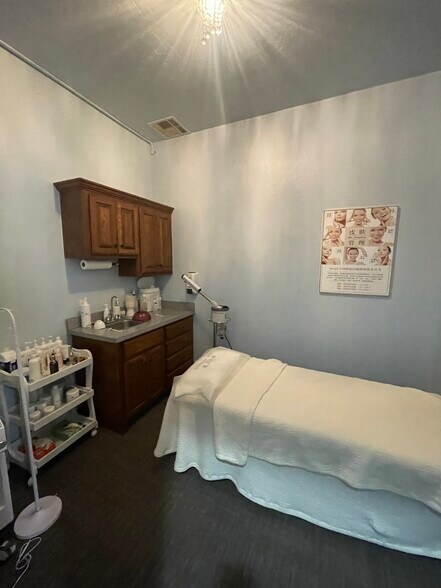 More Photos Of 1265 E 33rd St, Edmond Medical For Lease