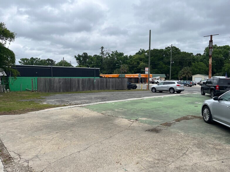 More Photos Of 5013 Park St, Jacksonville Auto Repair For Sale