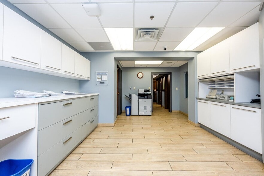 More Photos Of 521 Langley Ave, Saint Joseph Industrial For Sale