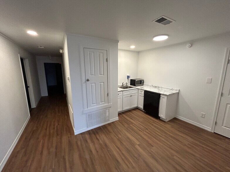 More Photos Of 5771 I 10 Industrial Pky N, Theodore Warehouse For Lease