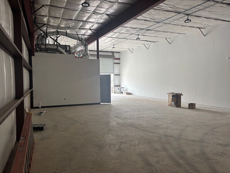 More Photos Of 1905 Longmire Rd, Conroe Unknown For Lease