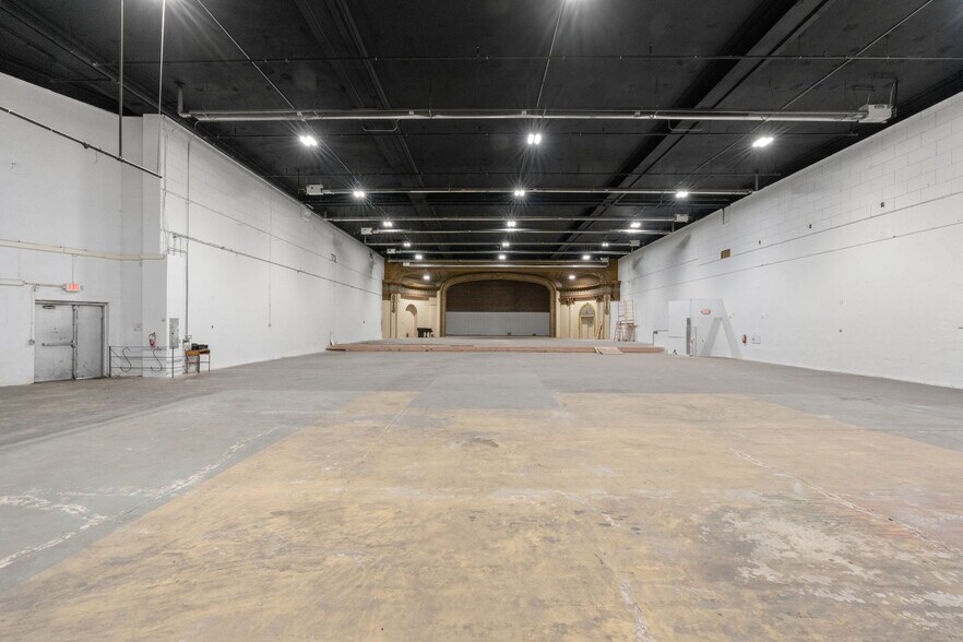 More Photos Of 323 Wall St, Kingston Theater Concert Hall For Lease