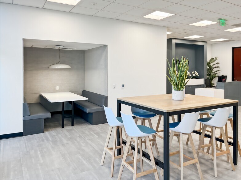 More Photos Of 2020 Main St, Irvine Coworking Space