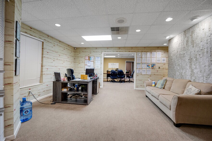 More Photos Of 1001 E Baker St, Plant City Medical For Lease