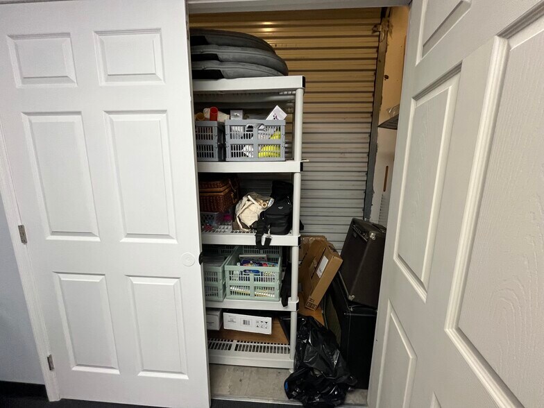 More Photos Of 4920 Lena Rd, Bradenton Light Distribution For Lease