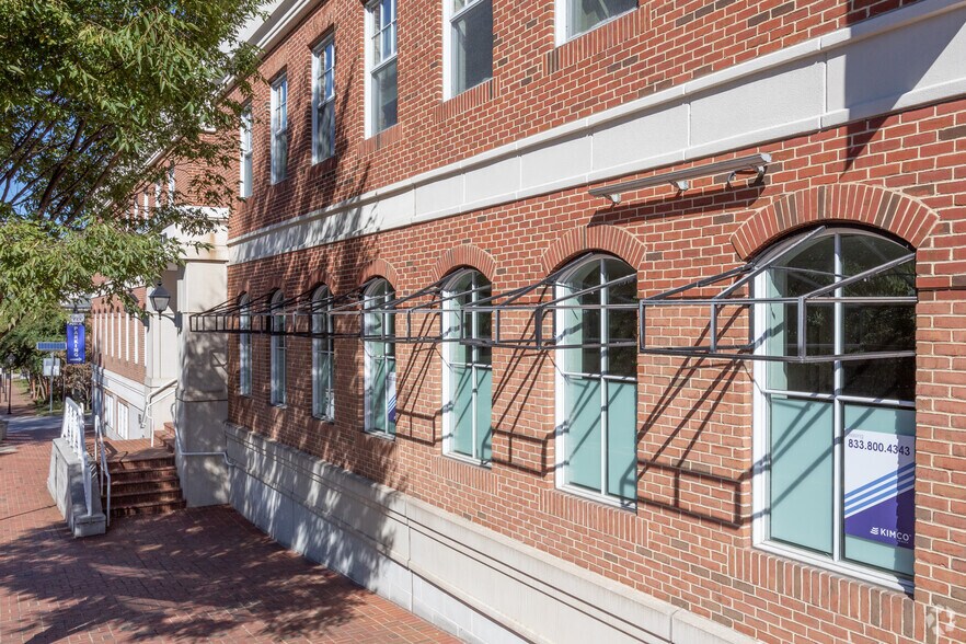 More Photos Of 3925 Chain Bridge Rd, Fairfax Office For Lease