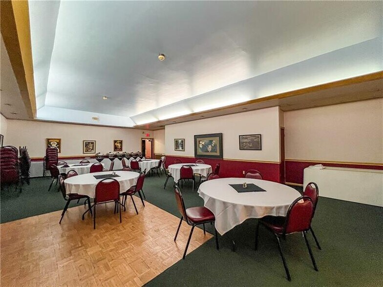 More Photos Of 118 N Main St, Butler Restaurant For Sale