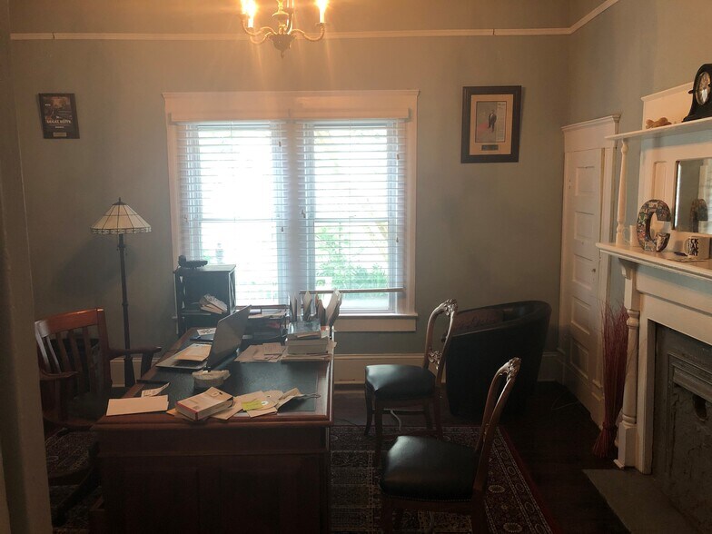 More Photos Of 514 Beatties Ford Rd, Charlotte Office For Lease