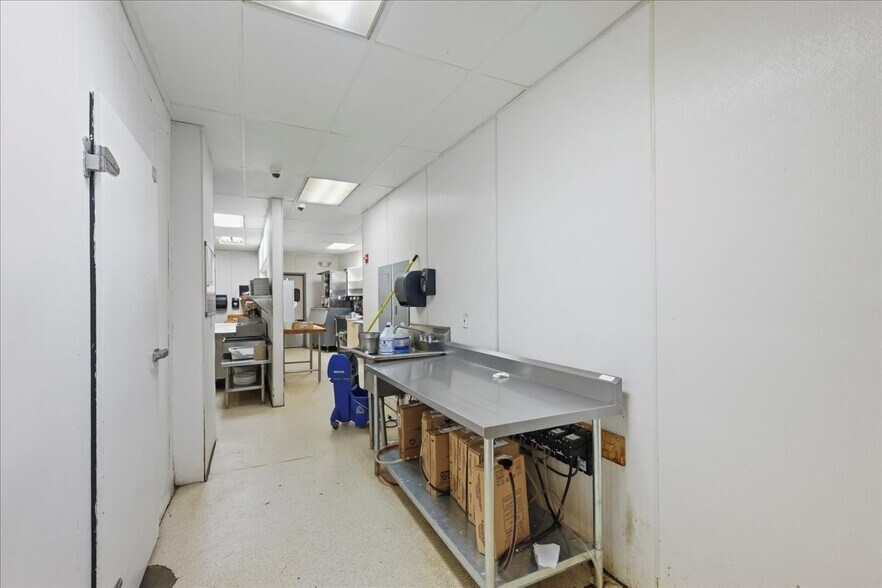 More Photos Of 1650 W Bakerview Rd, Bellingham Restaurant For Sale