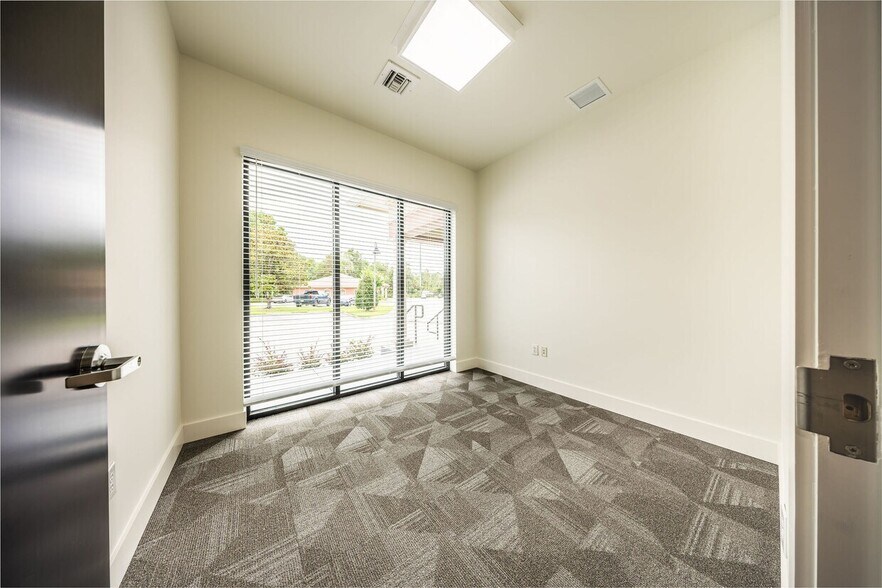 More Photos Of 741 Ciara Creek Cv, Longwood Medical For Sale