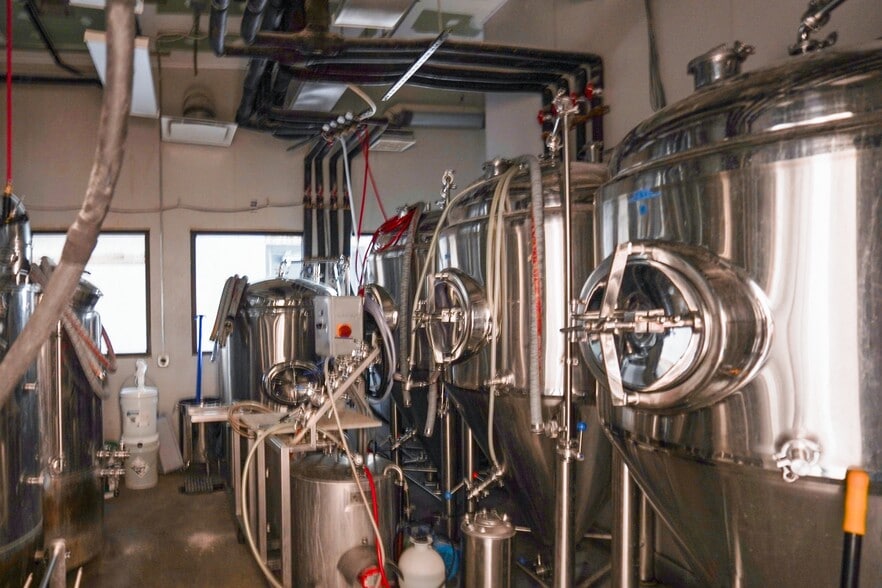 More Photos Of 1825 W Main St, Fort Wayne Warehouse For Sale