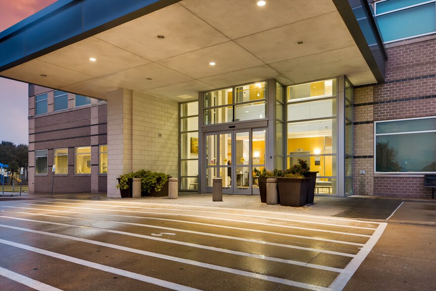 More Photos Of 12001 South Fwy, Burleson Medical For Lease