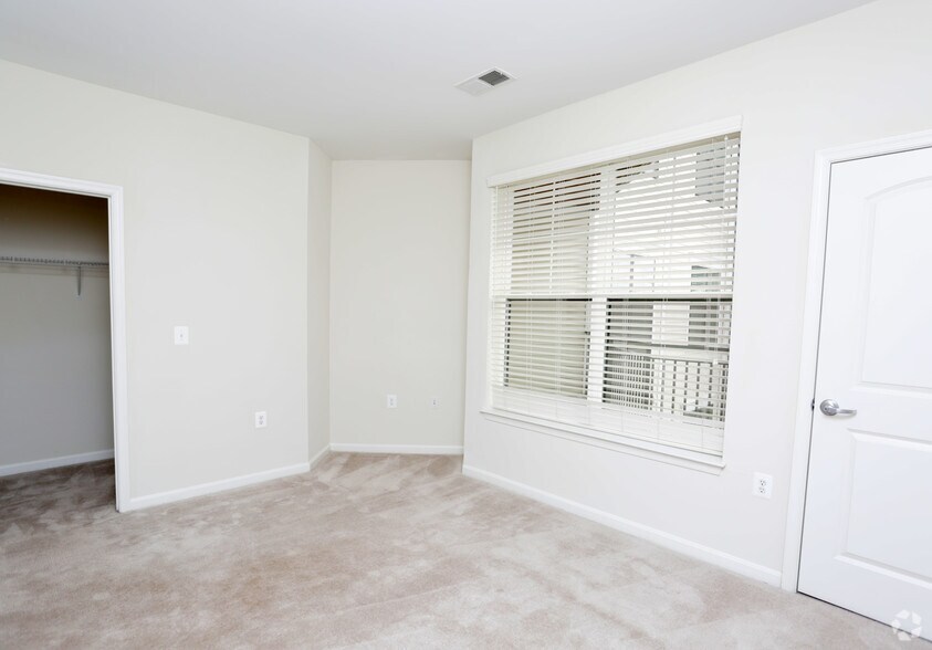 More Photos Of 2300 Washington Pl NE, Washington Apartments For Lease