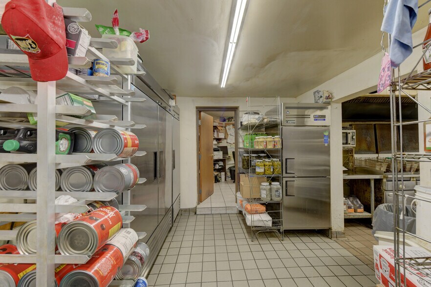 More Photos Of 502 Dixie Hwy, Beecher Restaurant For Sale