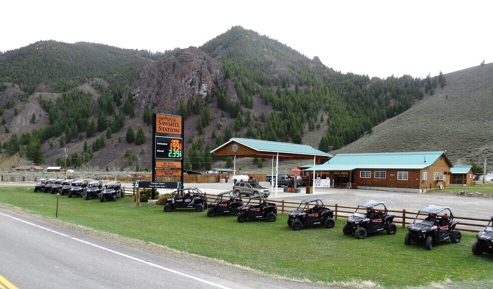 More Photos Of 21855 Highway 75, Clayton Trailer Camper Park For Sale