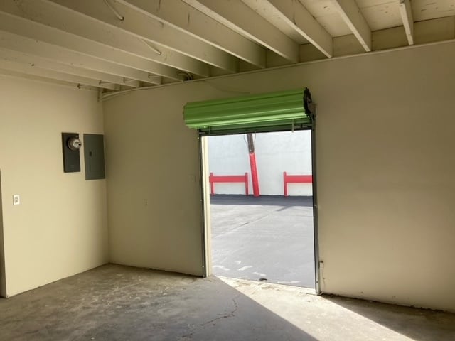 More Photos Of 16909-16911 S Broadway St, Carson Manufacturing For Sale