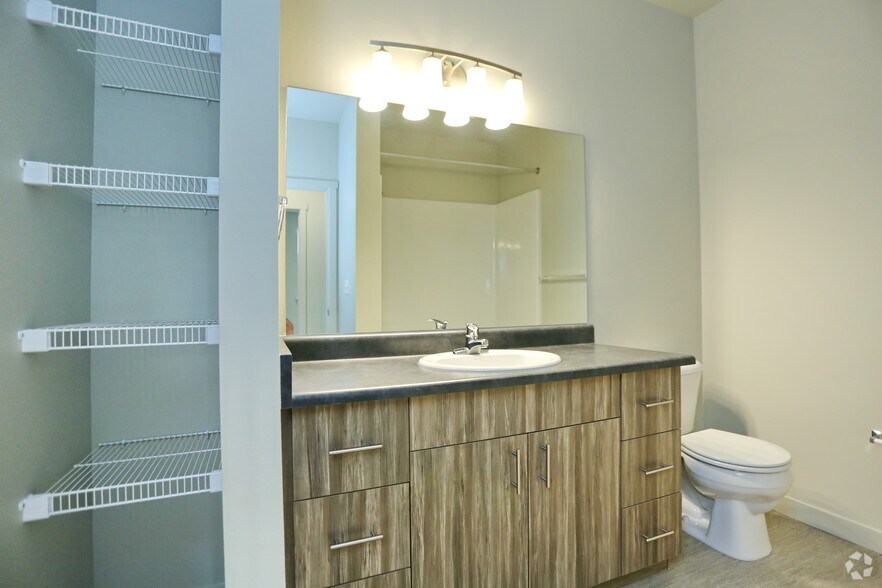 More Photos Of 913 S Jackson St, Seattle Apartments For Lease