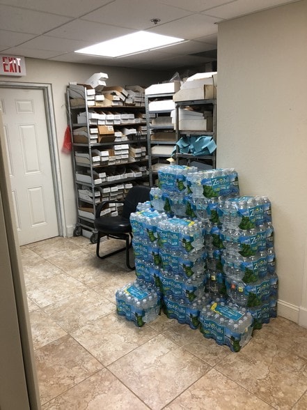 More Photos Of 14000-14046 NW 82nd Ave, Miami Lakes Light Distribution For Lease