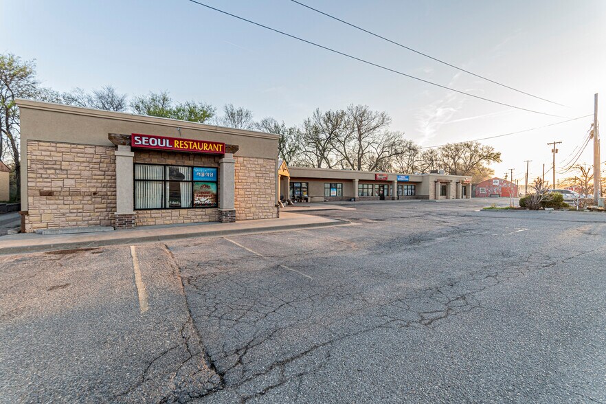 More Photos Of 204 E Grant Ave, Junction City Storefront For Sale