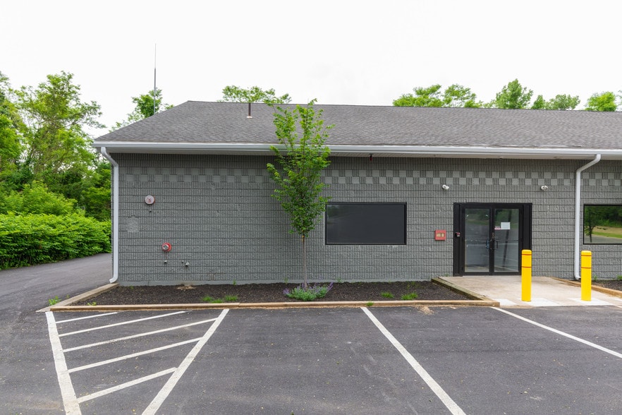 More Photos Of 49 Macy St, Amesbury Storefront Retail Office For Sale